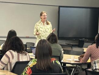 Dr. Amanda Weaver Speakers to new graduate students