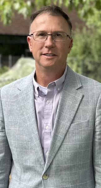 Portrait Photo of Dr. Christopher Phiel