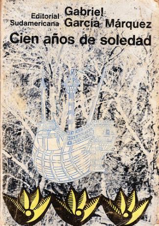 Ilustración 6. Portada de primera edición de _Cien años de soledad_, creada por Iris Pagano, recordando el galeón español y el mundo abigarrado de la selva.