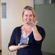 Sarah Hagelin Accepts the 2025 CFDA Faculty Mentoring Award for Excellence in Mentorship