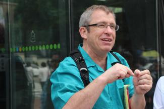 Tony Robinson lectures in Korea during a recent study abroad trip.