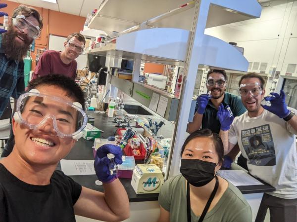 2022 participants show off the hydrogels they synthesized