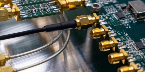 Quantum computing circuit board